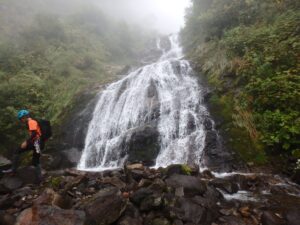 2　適度な滝が続く